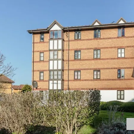 Frobisher Apartment Erith