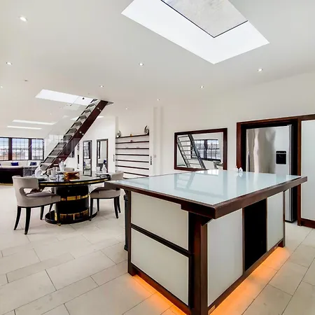 The Chesham Residences Apartment *