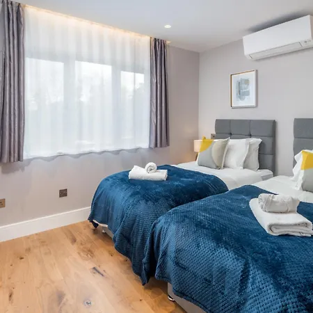 Two-bedroom Flat Near Wembley, London Apartment Harrow