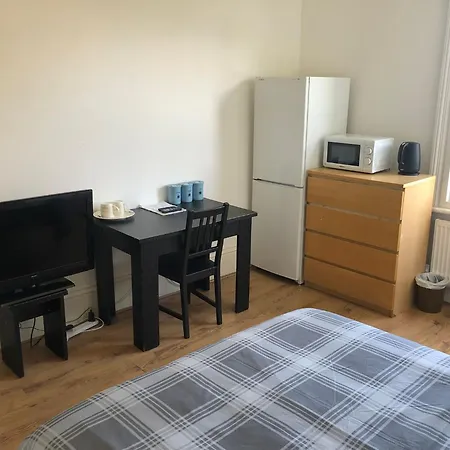 Guest house London X Dm Weekly X Monthly Discounts X W13 Greenford (Greater London)
