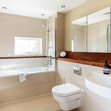 Woodlawn Manor House Holiday home London