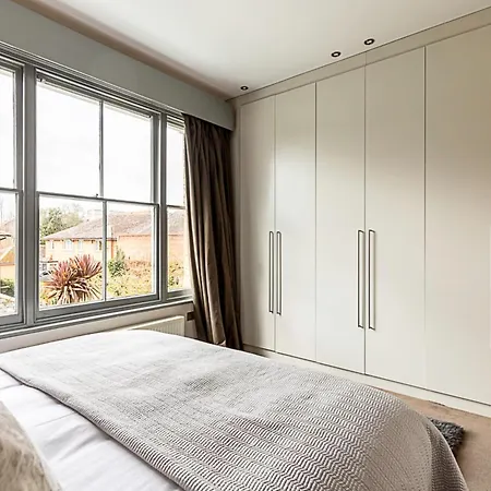 Woodlawn Manor House London