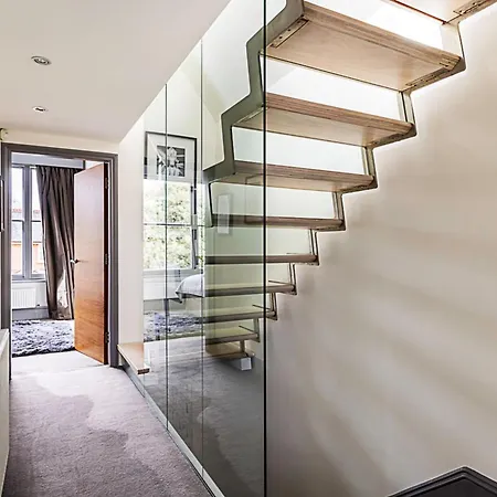 Holiday home Woodlawn Manor House London