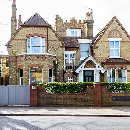 Holiday home Woodlawn Manor House London