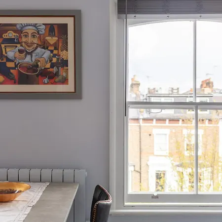 Apartment Charming New 1br Flat Wterrace, Shepherd's Bush London
