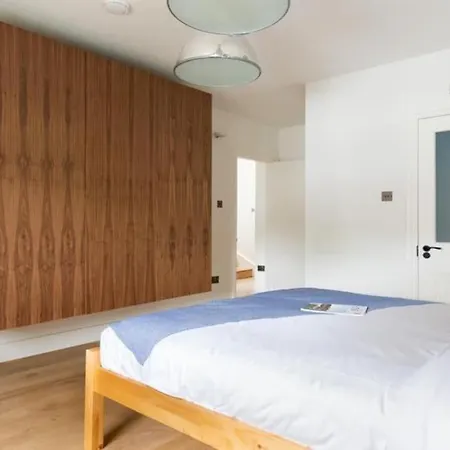 Stunning Views, Floor Flat
