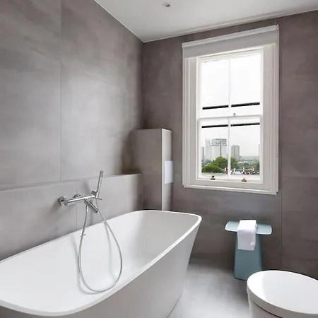 Stunning Views, Floor Flat * Londres