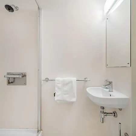 Apartment Chic And At Chapter South Bank In *