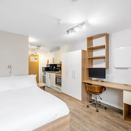 Chic And At Chapter South Bank In Apartment *