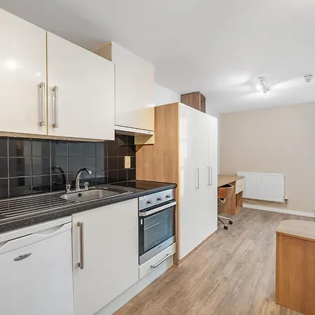 Chic And At Chapter South Bank In Apartment *