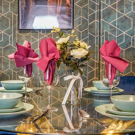 Elegant London Flat Free Parking & Modern Comforts ヘンドン