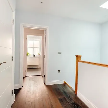 Modern House In South Kensington Apartment *