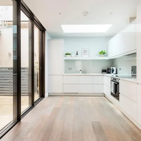 Modern House In South Kensington Apartment London