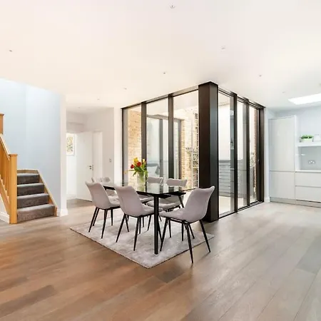 Modern House In South Kensington London