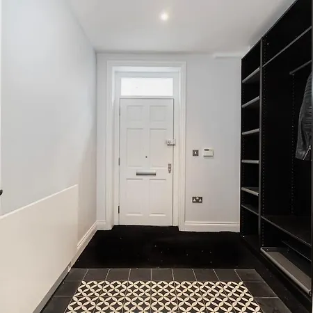 Modern House In South Kensington Apartment London