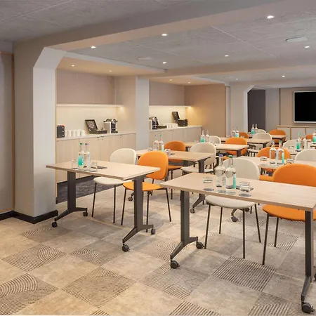 Ibis Earls Court Hotel 3*