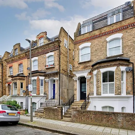 Apartment Beautiful Battersea Garden Flat By Underthedoormat