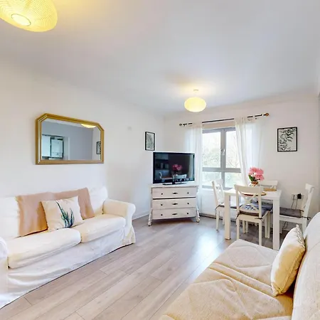 Modern 1 Bd In - 5 Min To Station Apartment *