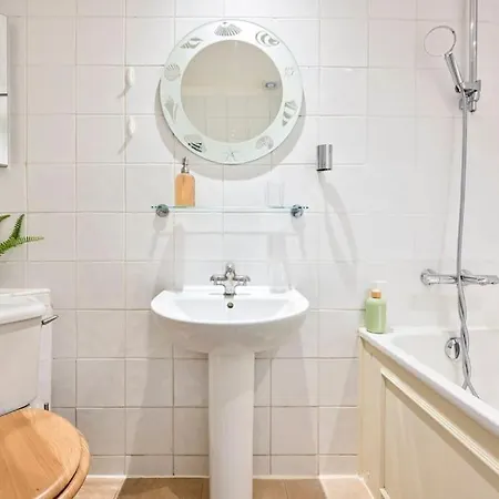 Charming In The Heart Of Paddington *