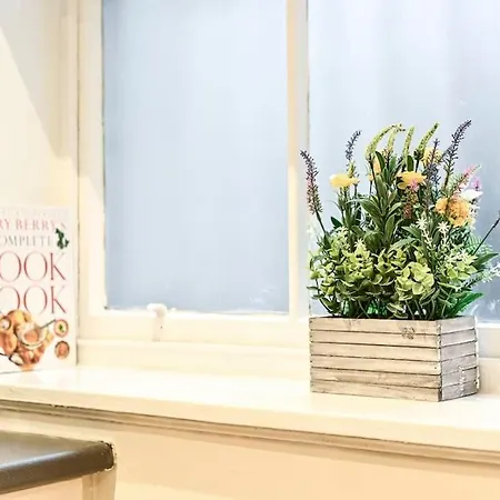 Charming In The Heart Of Paddington Apartment *