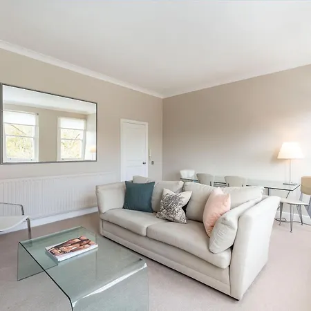 Ivy Parson's Pro-managed Daire *