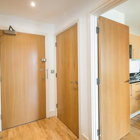Immaculate 1-bed 1-bath In Area Apartment *