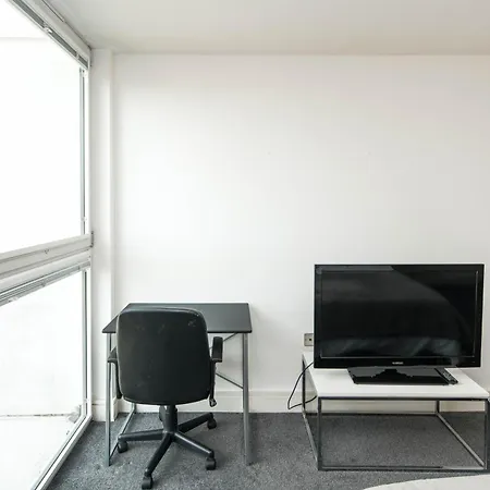 Immaculate 1-bed 1-bath In Area Apartment