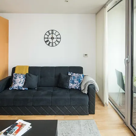 Apartment Immaculate 1-bed 1-bath In Area