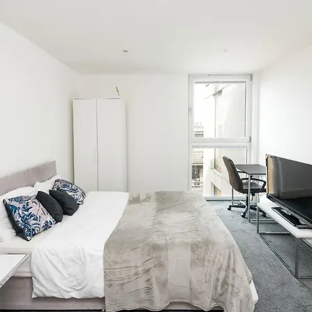 Immaculate 1-bed 1-bath In Area Apartment *