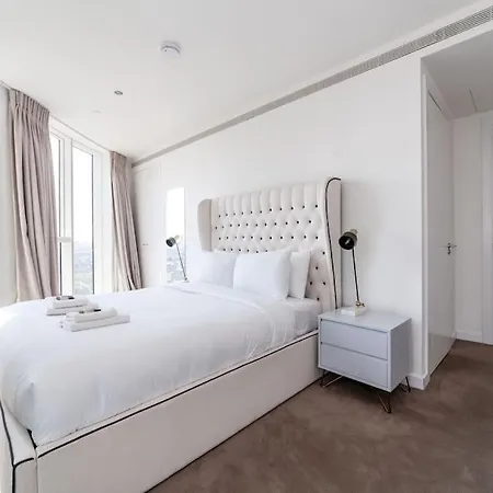 Full Of Light & Spacious 2br Residence, 9 Elms Apartment