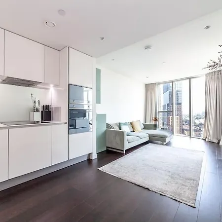 Full Of Light & Spacious 2br Residence, 9 Elms Apartment
