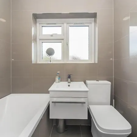 Holiday home Pass The Keys Spacious Family In London