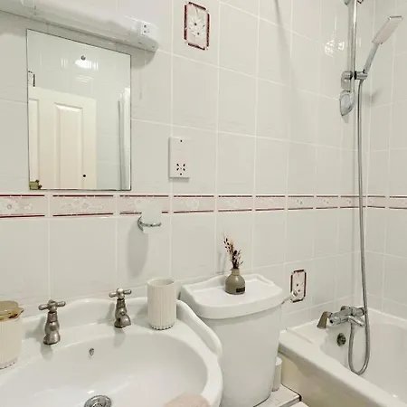 Luxury In Paddington Apartment