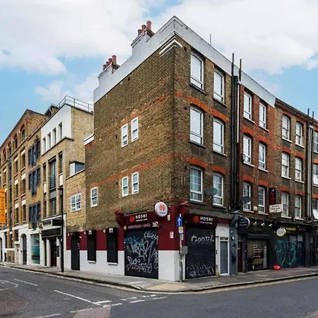 Chic In Spitalfields,