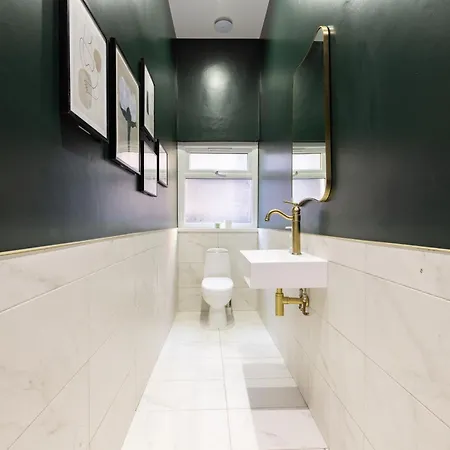 Beautiful Large Luxury In London Holiday home Sidcup