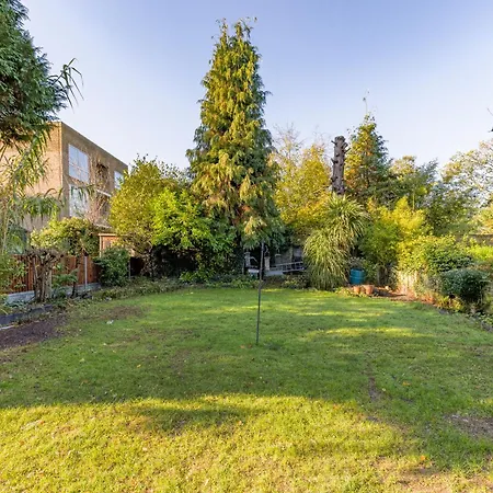 Beautiful Large Luxury In London Holiday home *