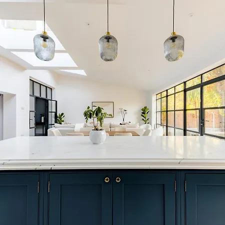 Beautiful Large Luxury In London Holiday home Sidcup