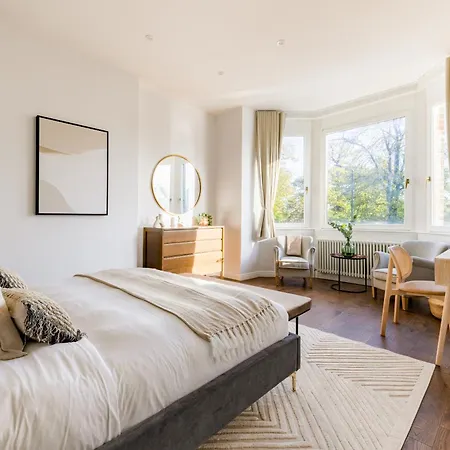 Beautiful Large Luxury In London