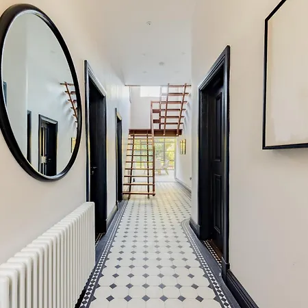 Beautiful Large Luxury In London * Sidcup