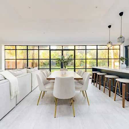 Beautiful Large Luxury In London