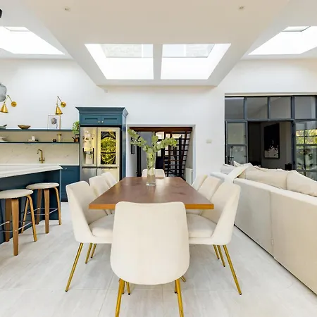 Beautiful Large Luxury In London Holiday home Sidcup