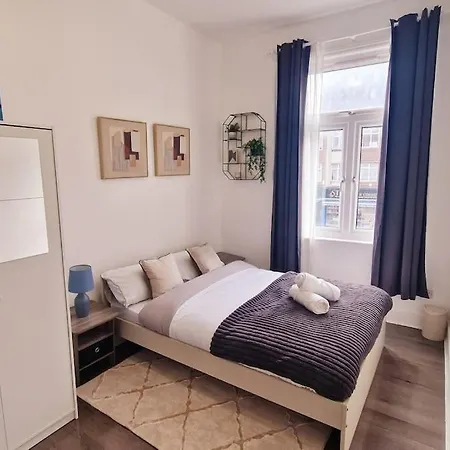 2 Bed Apartment, Near Canary Wharf, O2, Excel, Airport * London