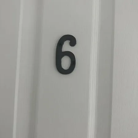 London- Zone 2 En-suite Guest house