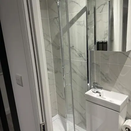 London- Zone 2 En-suite *
