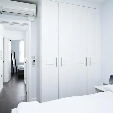 Stylish 3br Flat In The Heart Of Soho Apartment