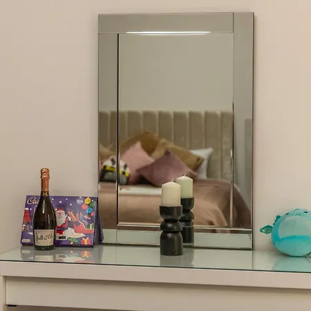 Stylish Retreat 2 Bed Lower Ground 2Hs Appartamento Londra