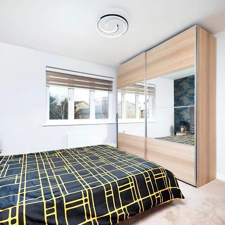 Chic And Spacious 3br Family With Garden *
