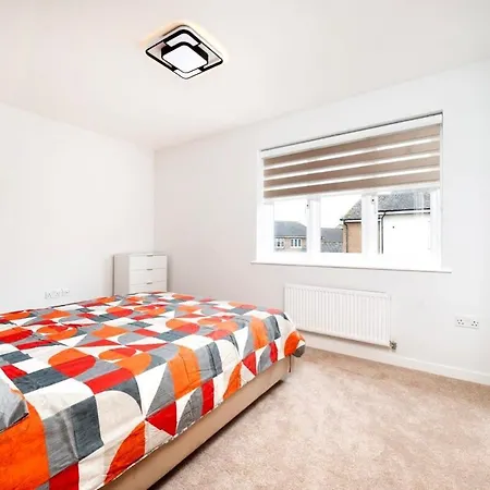 Chic And Spacious 3br Family With Garden Holiday home