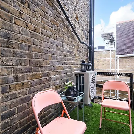 Unique 1 Bedroom Flat Apartment