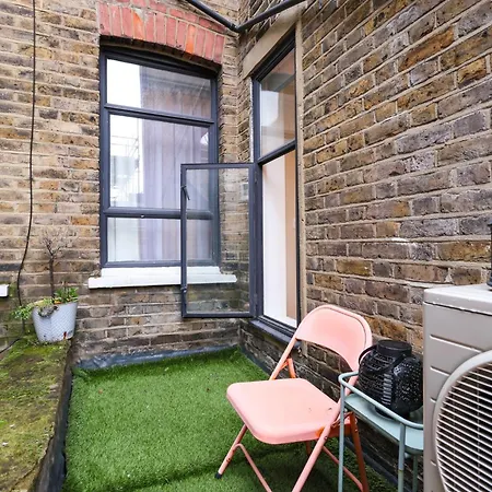 Unique 1 Bedroom Flat *